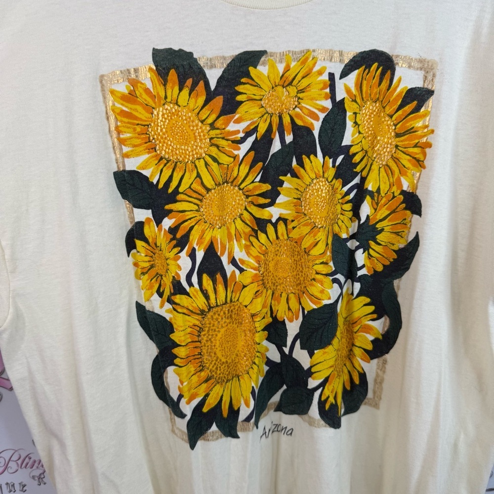 Hanes t-shirt, Arizona, sunflower, floral, vintage souvenir Cream Graphic Tee - Picture 8 of 11
